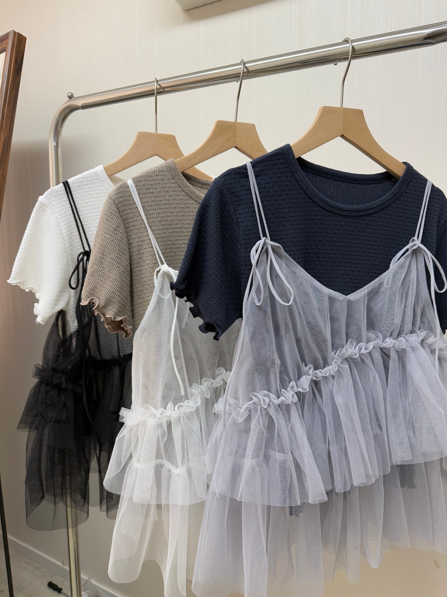 限時set price! Ruffle tee+網紗馬甲