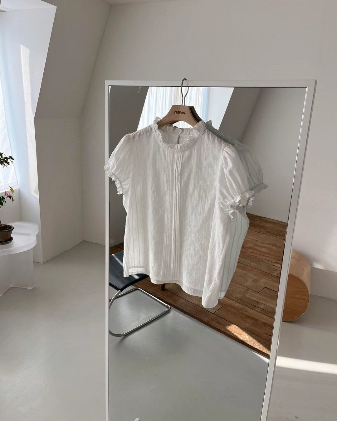 超美!暗紋蕾絲ruffle blouse