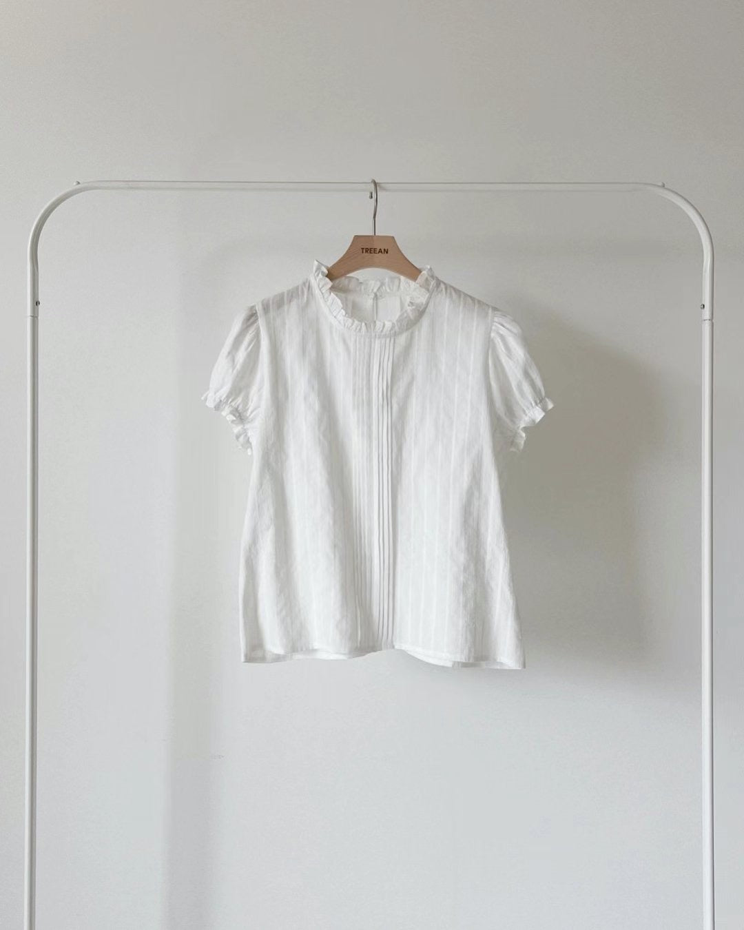 超美!暗紋蕾絲ruffle blouse