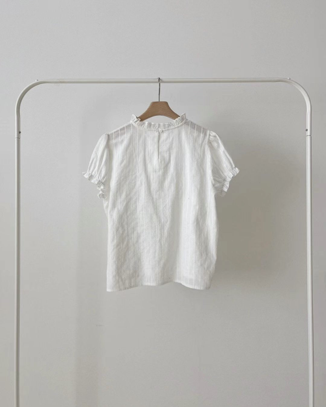超美!暗紋蕾絲ruffle blouse